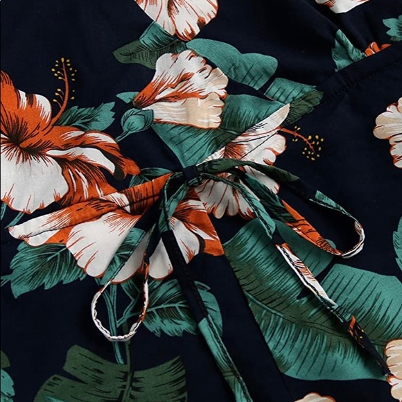 ♠️🌹BNWT SEXY SUMMER ROMPER🌹♠️HALTER STYLE♠️🌹SEXY🌹♠️ - Picture 3 of 5